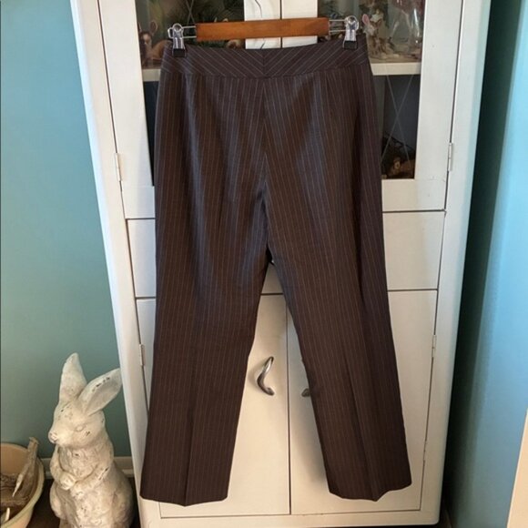 Tahari sz 4P Pinstripe Brown Suit Set euc - Picture 9 of 10